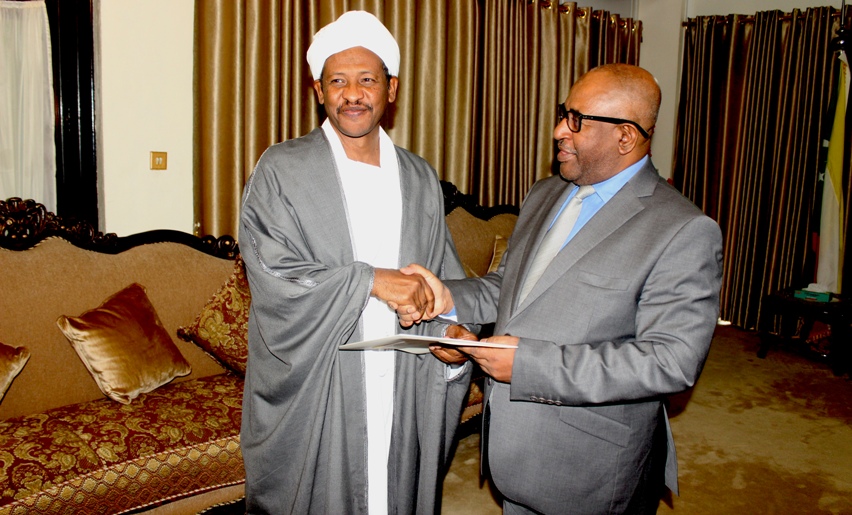 L’Ambassadeur de  la République du Soudan en Union des Comores quitte définitivement le pays.